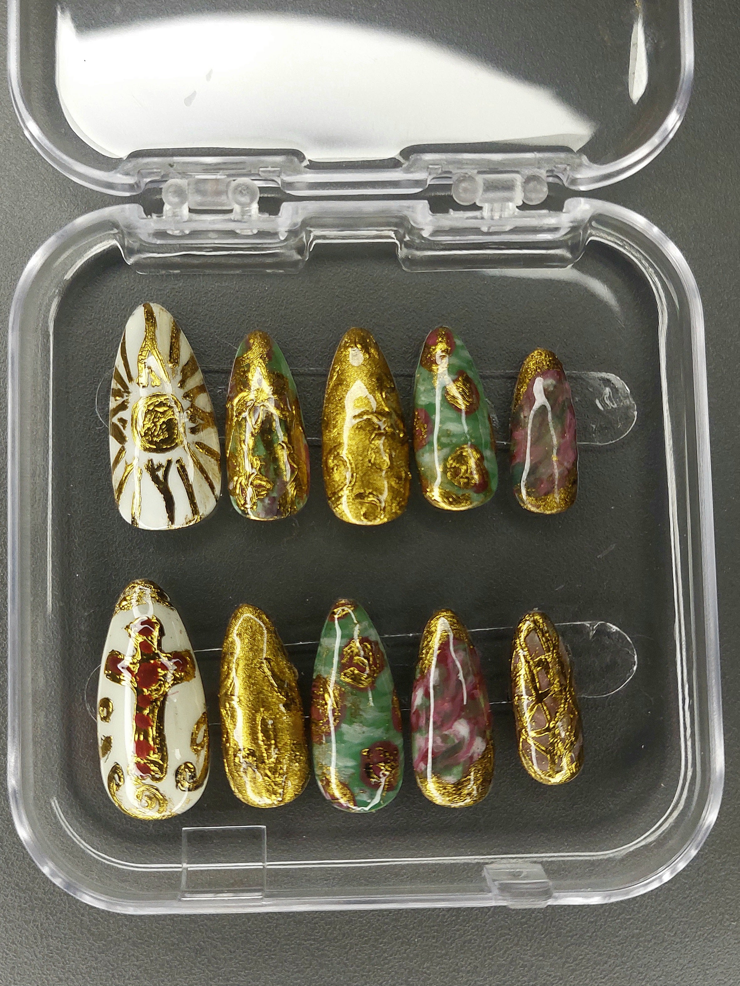 Press on nails