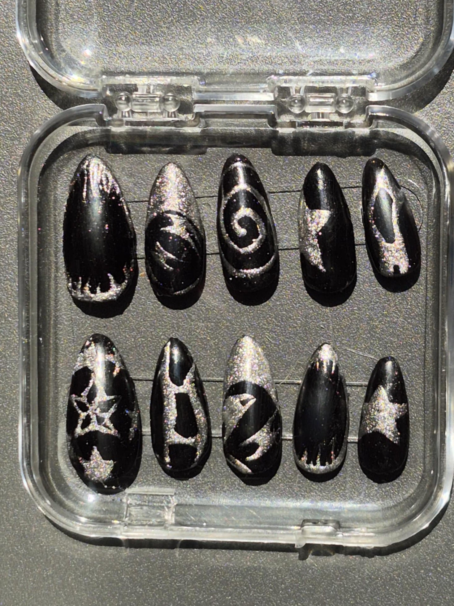 Press on nails