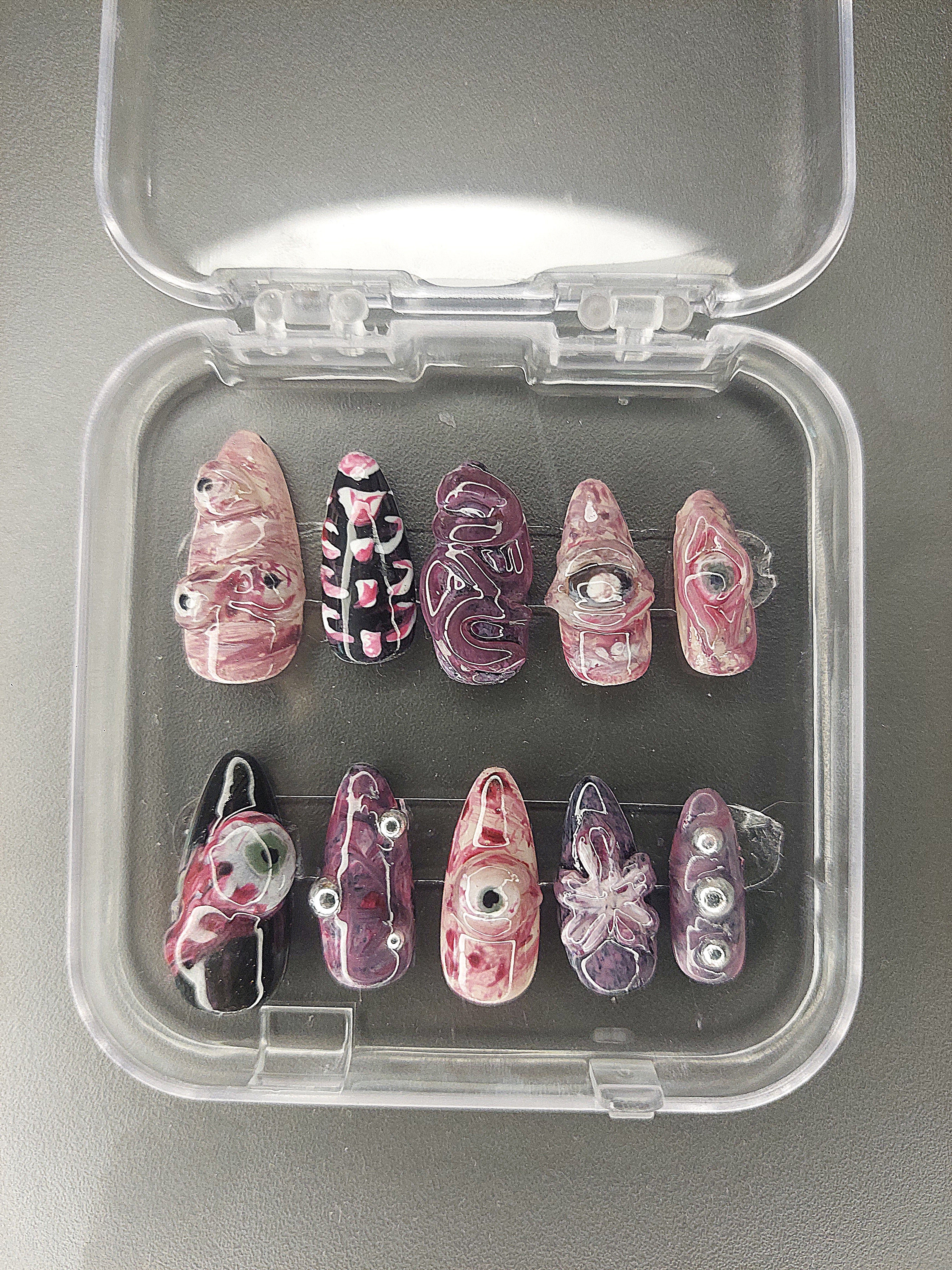Press on nails