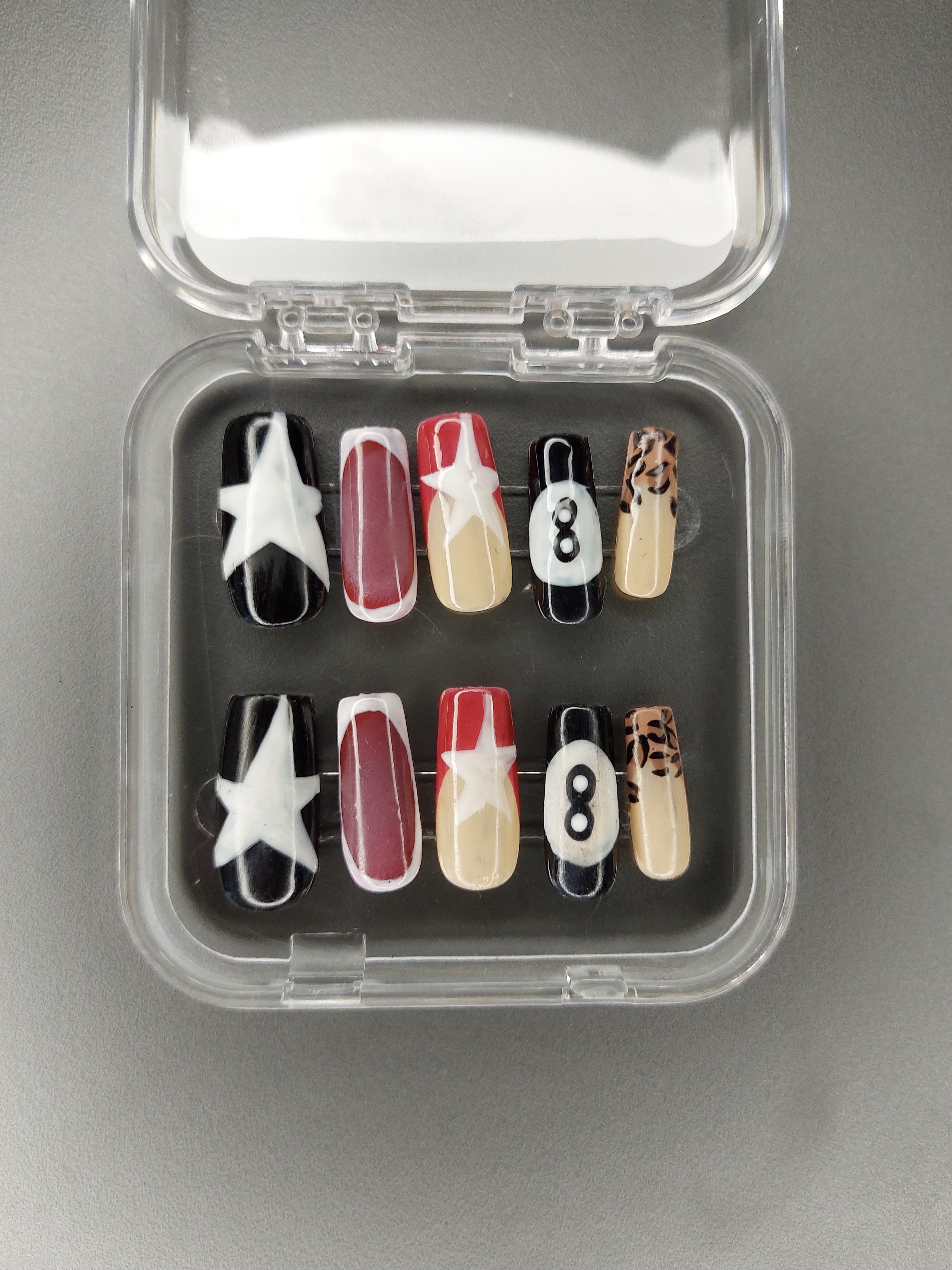 Press on nails