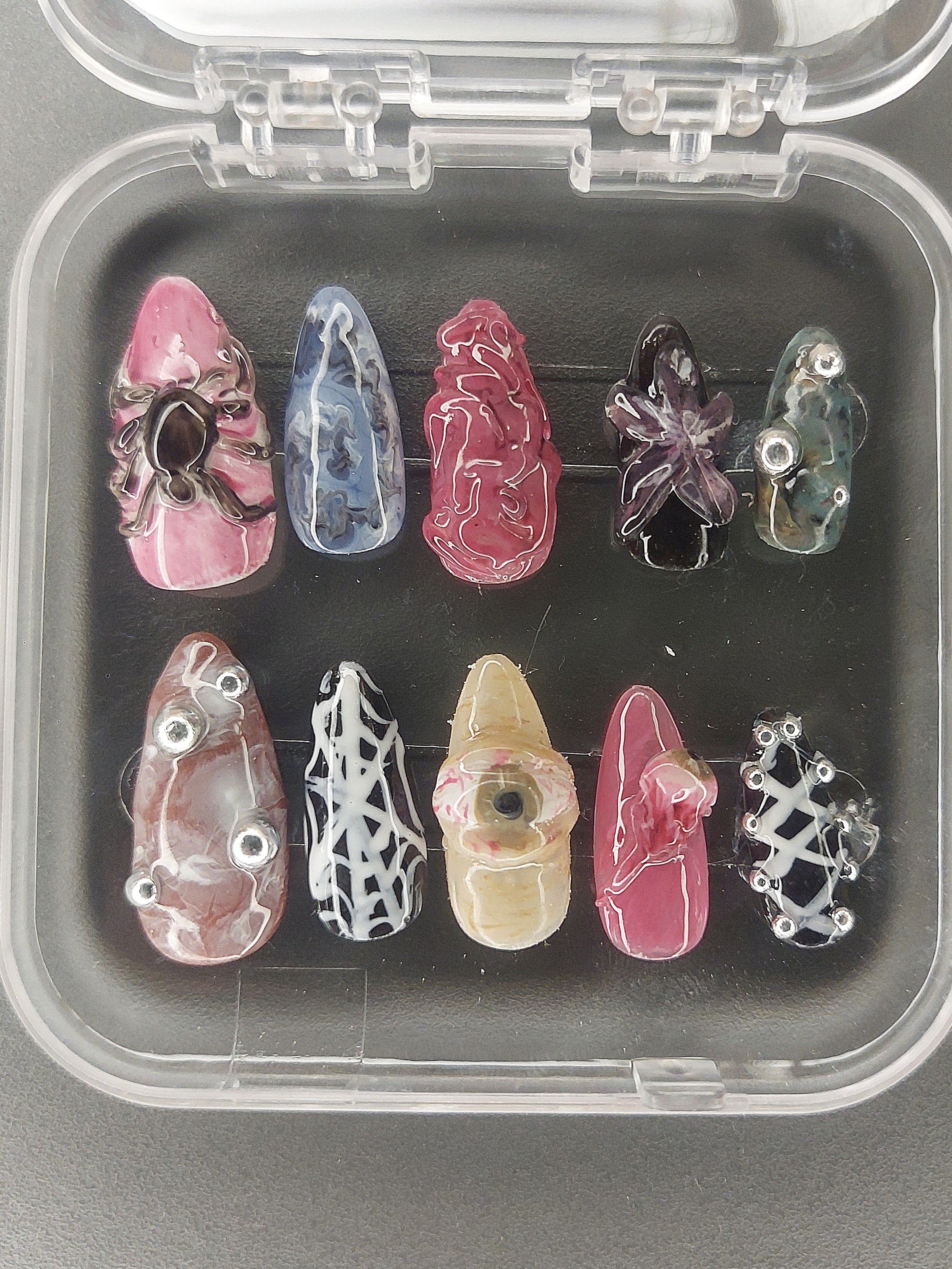Press on nails