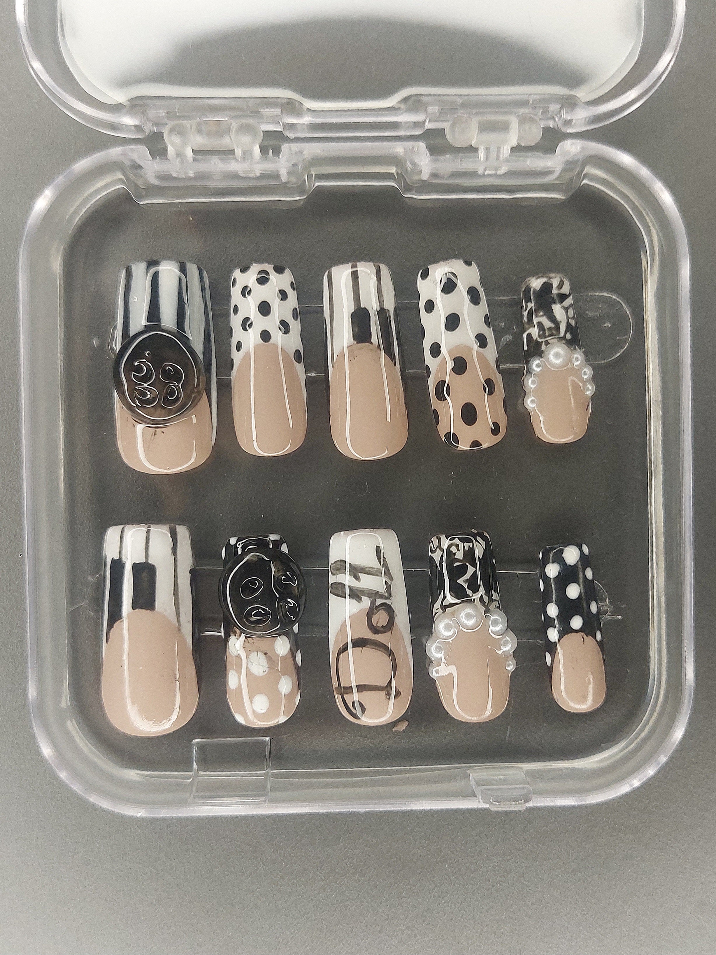 Press on nails