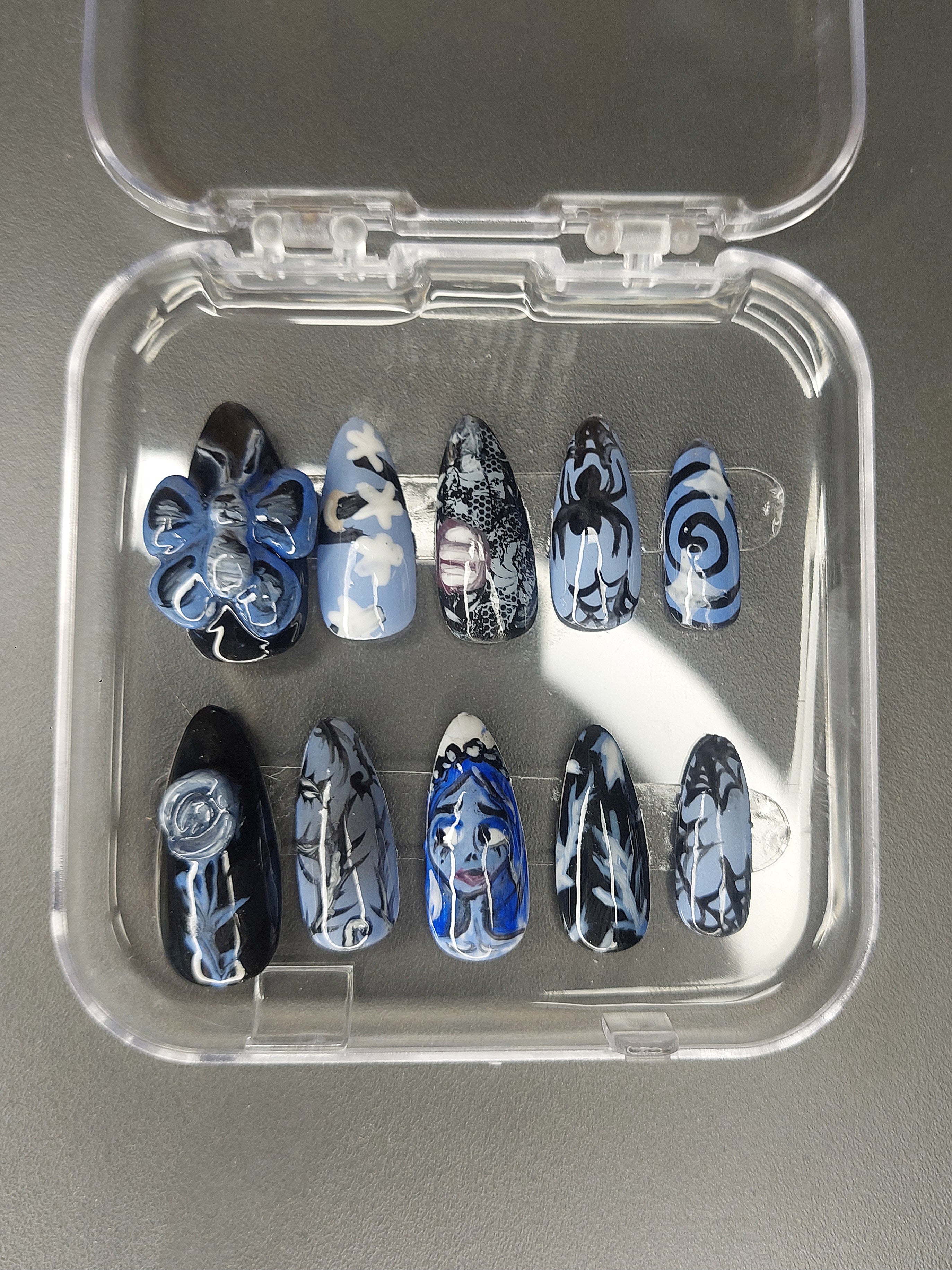 Press on nails