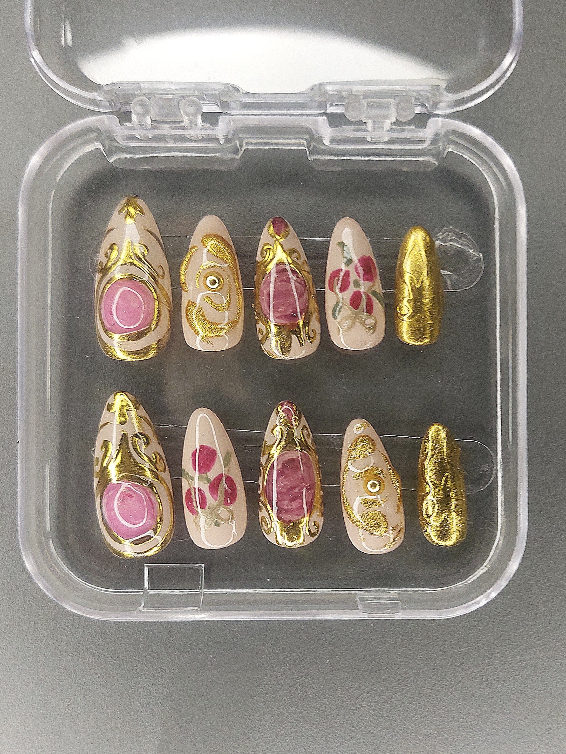 Press on nails