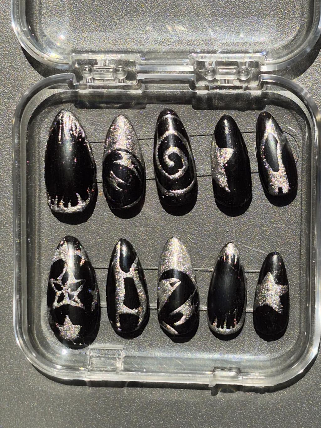 Press on nails