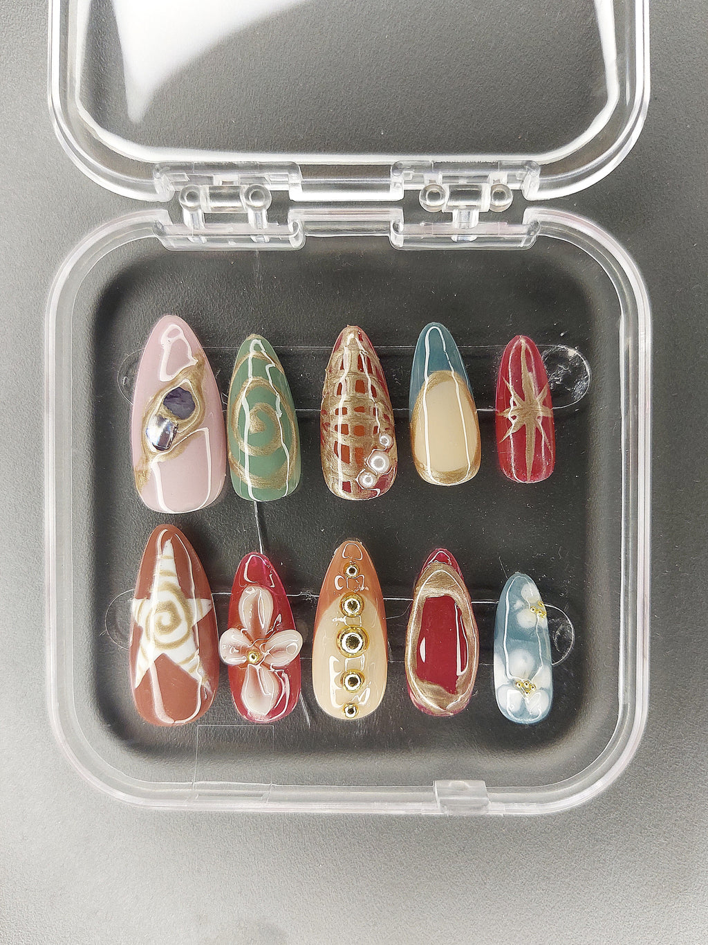 Press on nails